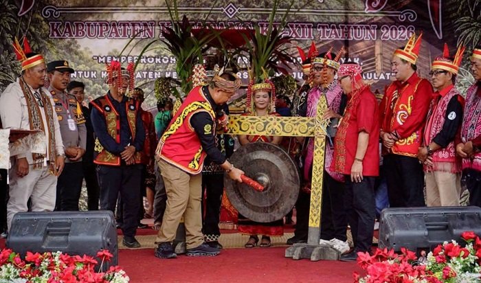 Buka PGD XII DAD Ketapang, Alexander Wilyo: Sarana Perkuat Identitas Budaya