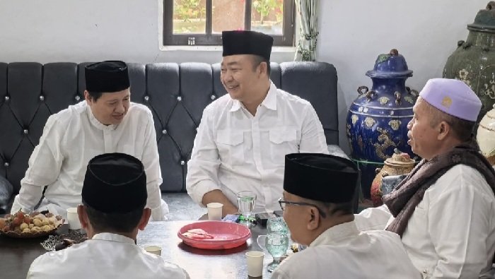 Bupati Alex Hadiri Peringatan Maulid Nabi di Ponpes Hidayaturrahman