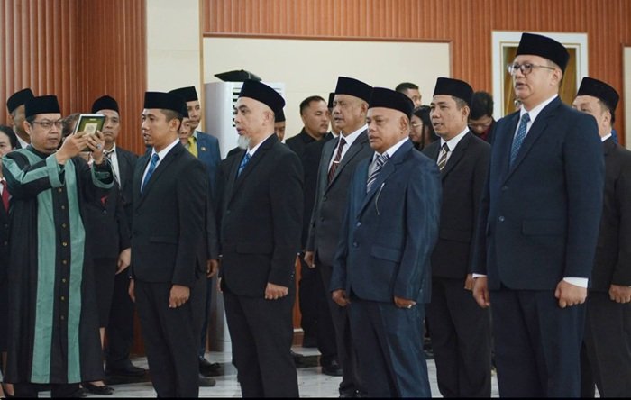 Bupati Alex Lantik 12 Pejabat Eselon II Pemkab Ketapang