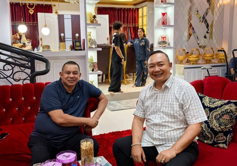 Bupati Alexander Kunjungi Kediaman Boyman Harun