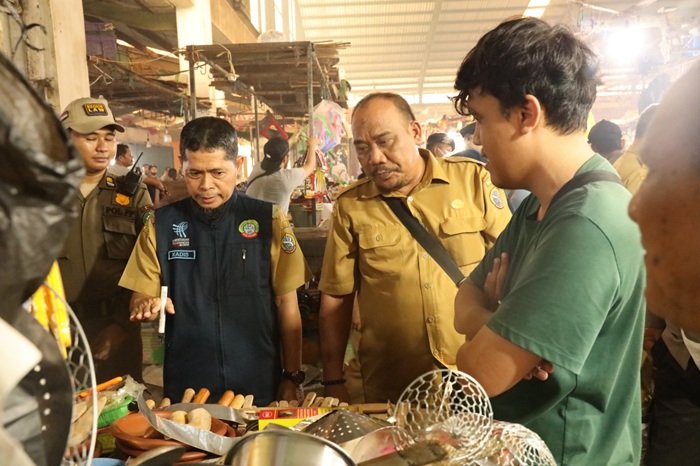 Diskumdag Pontianak Tertibkan Luasan Kios dan Los Pedagang di Pasar Flamboyan