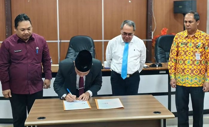 Dukung Pelayanan Kantor Pertanahan, Pemkab Ketapang Serahkan Bantuan Kendaraan