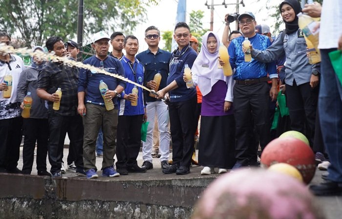 Eco Enzyme Terbukti Tingkatkan Kualitas Air Parit, Wako Edi Ajak Pelajar Peduli Lingkungan