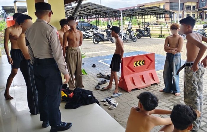 Gagalkan Tawuran Tiga Geng Remaja di Kubu Raya, Polisi Amankan 22 Pemuda dan Senjata Tajam