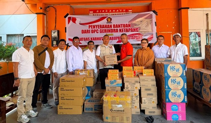 Gerindra Ketapang Salurkan Bantuan ke Pejuang Pemadam Karhutla