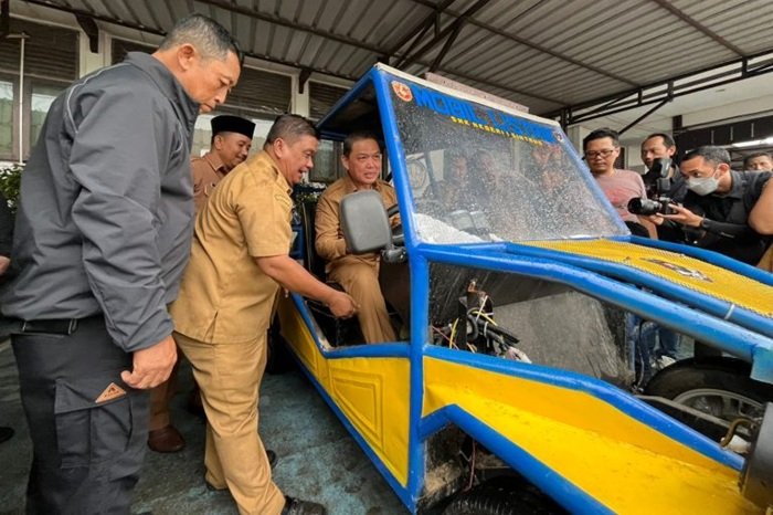 Gubernur Norsan Apresiasi Mobil Listrik Rakitan Siswa SMKN 1 Sintang