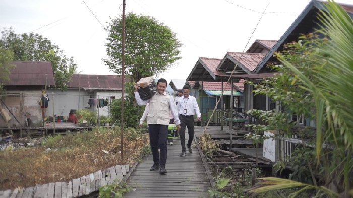 Kado Idul Fitri di Tepian Barito, Bakti Srikandi PLN untuk Pendidikan Negeri