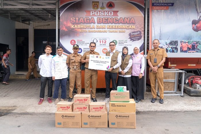 Momen Hari Pelanggan Nasional, PLN UIP3B Kalimantan Salurkan Bantuan Dukung Kesiapsiagaan Karhutla
