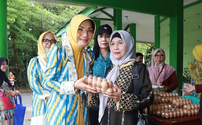 PKK Pontianak Gelar Bazar, Sebar 15 ribu Telur Murah