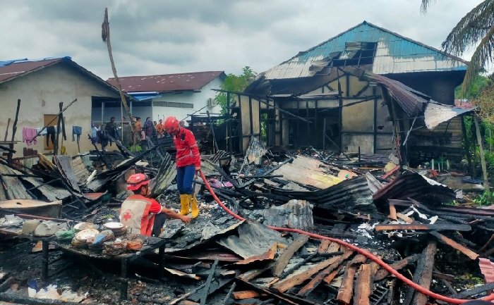 Rumah di Sungai Kakap Hangus Terbakar saat Anak Sedang Kuliah Daring