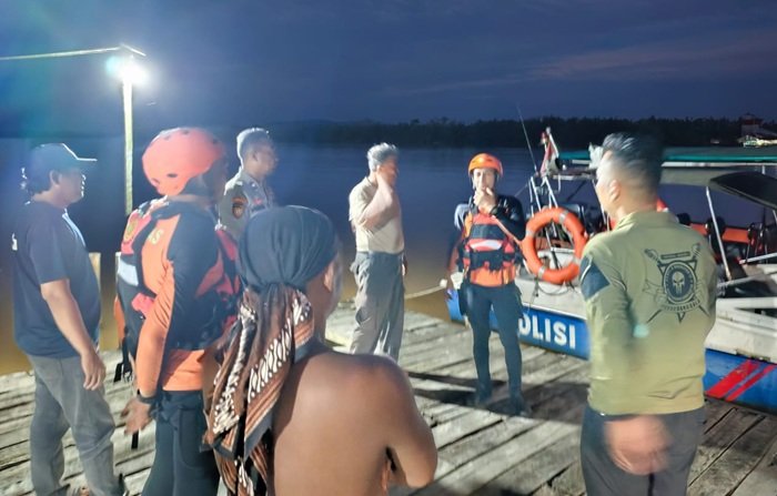 Sampan Terbalik, Pemancing Hilang di Perairan Tanjung Bunga