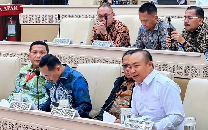 Selesaikan Konflik Agraria Sungai Laur, Bupati Alex Hadiri RDPU di DPR RI