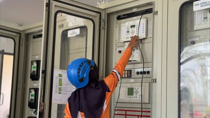 Semangat Hari Kartini, Srikandi PLN Kawal Keandalan Listrik di Gardu Induk Trisakti