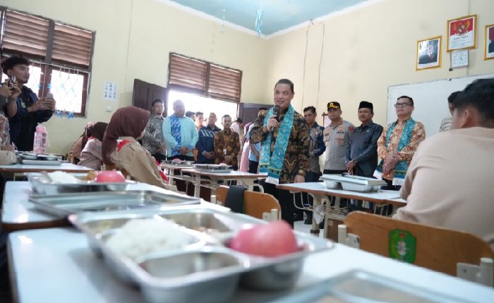 Tinjau SMKN 1 Sukadana, Gubernur Kalbar Nilai Pembangunan Asrama Harus jadi Prioritas