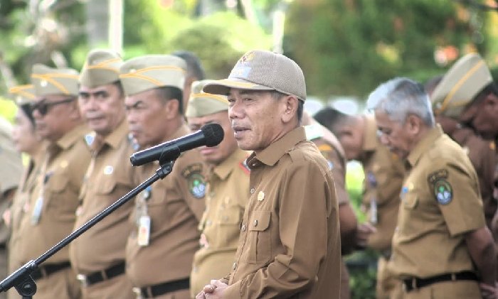 Wabup Ketapang Tegaskan Disiplin ASN dalam Apel Gabungan OPD