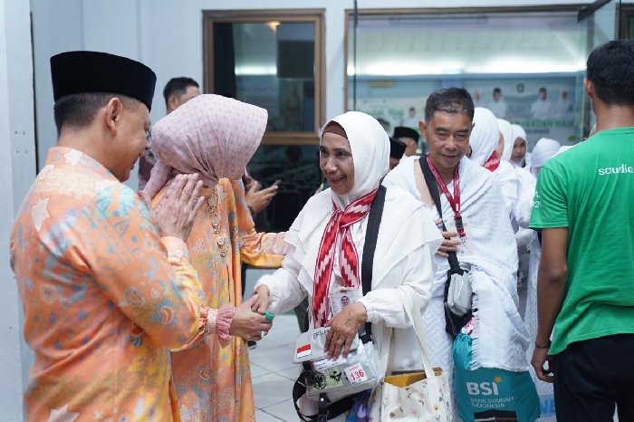 Wako Edi Lepas Keberangkatan Jemaah Haji di Batam