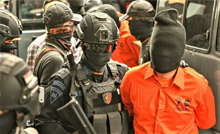 Densus 88 Ungkap Peran Pegawai Kimia Farma Terduga Teroris