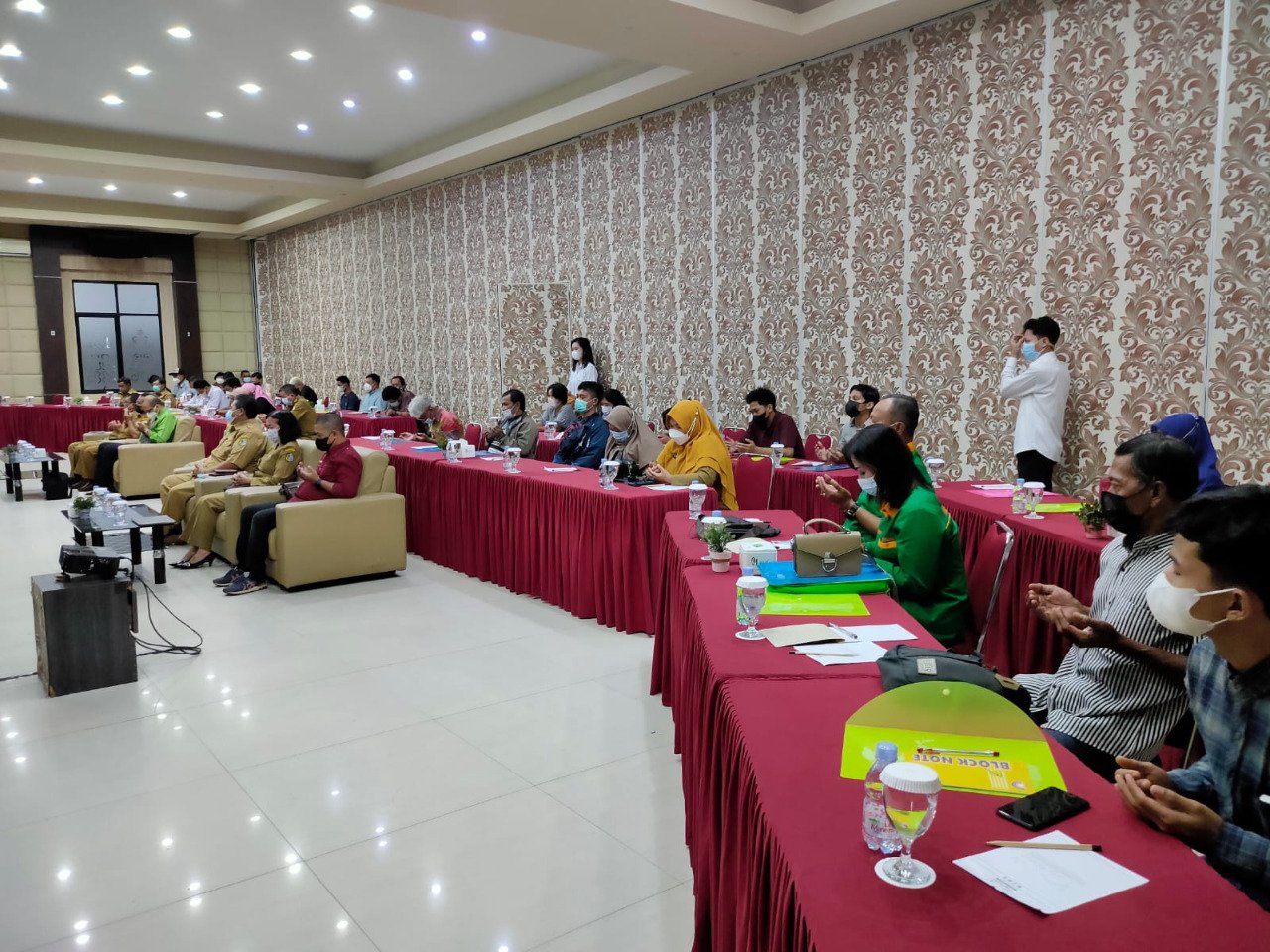 DPMPTSP Sintang Gelar Bimtek Bagi Para Pelaku Usaha di Sintang