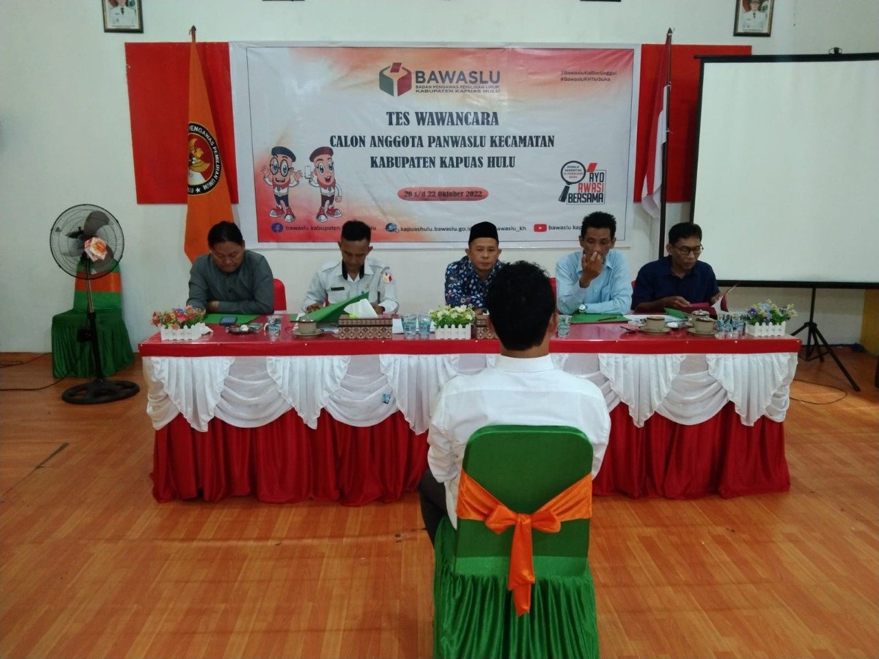 Cari SDM Berkualitas, Bawaslu Kapuas Hulu Lakukan Tes Wawancara Calon Panwaslu Kecamatan