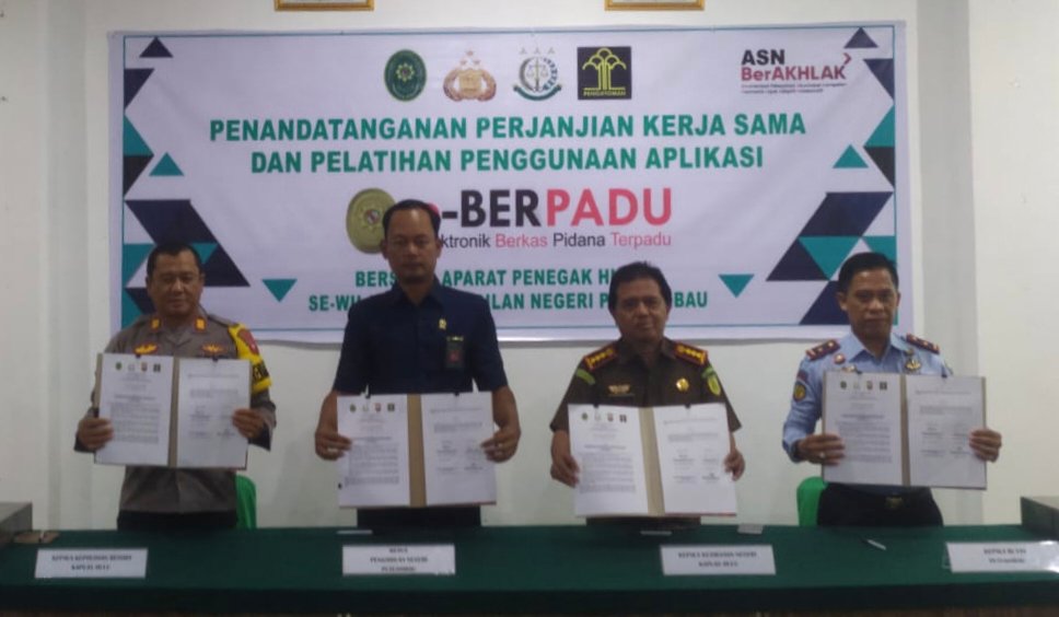 PN Putussibau Teken MoU Penerapan Aplikasi e-Berpadu Bersama APH