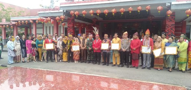 Disdukcapil dan Dinas Penanaman Modal dan PTSP Sanggau 'Borong' Penghargaan