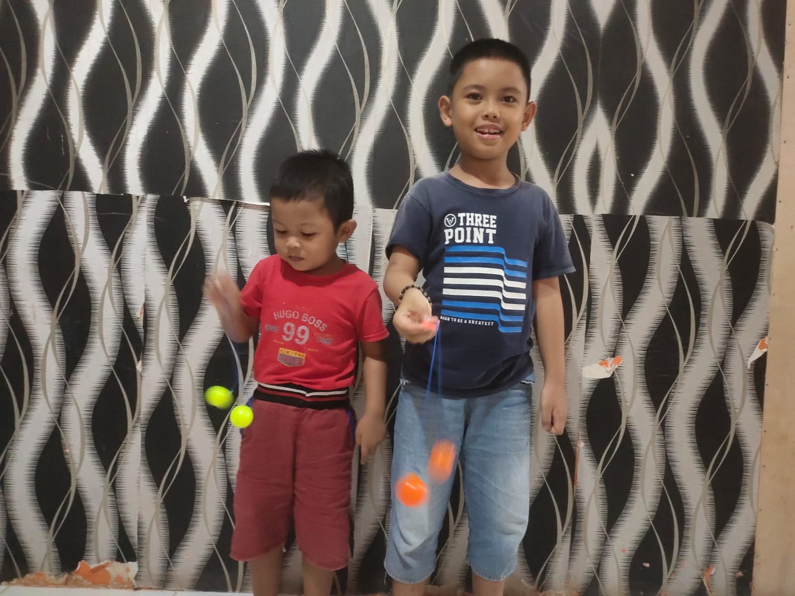 Siswa Dilarang Bermain Lato-lato di Sekolah