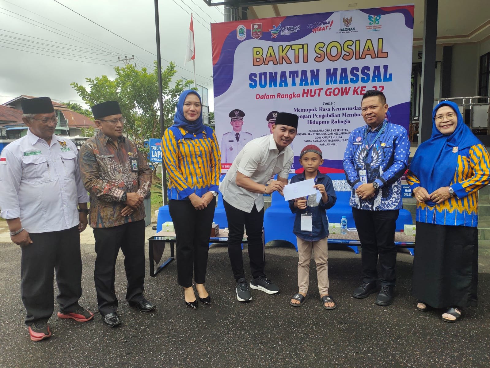 100 'Burung' Anak Dipotong di HUT GOW Kapuas Hulu