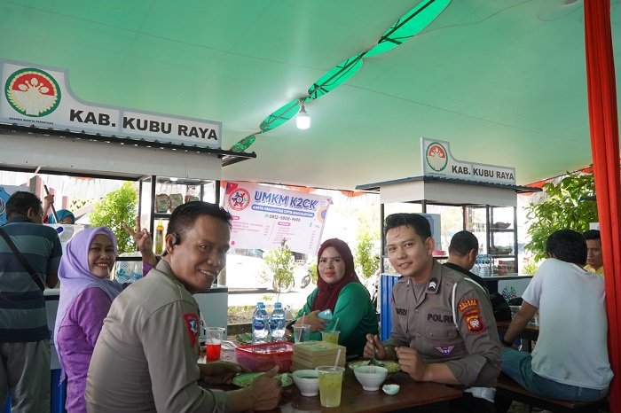 Meriahkan HUT ke-16 Kabupaten Kubu Raya, Komunitas UMKM Binaan PLN Ramai Dikunjungi