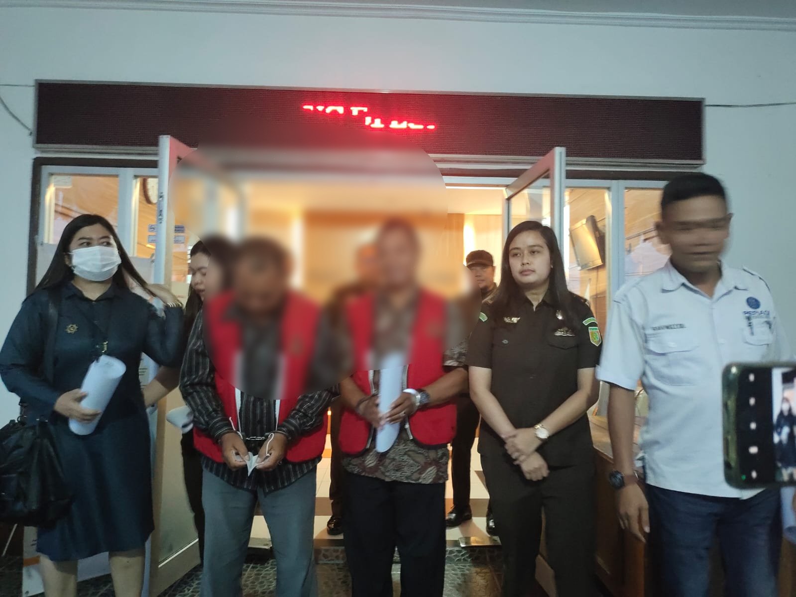 Dua Tersangka Kasus Dugaan Tipikor Arwana Ditahan Jaksa