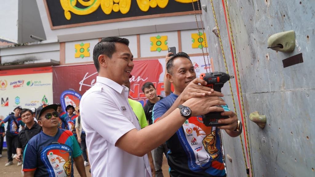 FPTI Kapuas Hulu Gelar Panjat Tebing Antar Pelajar