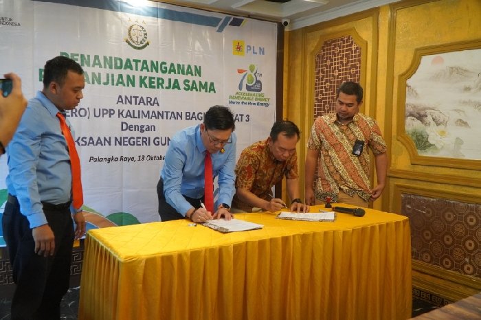 Teken MoU, PLN dan Kejaksaan Negeri Kabupaten Gunung Mas Komit Kerja Sama untuk Kalimantan Terang