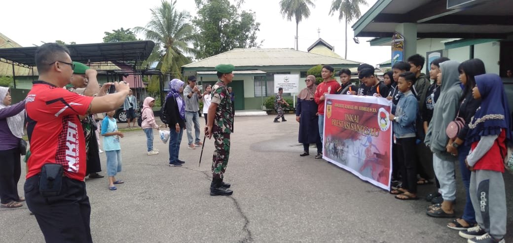 Dandim 1204/Sanggau Lepas Kontingen INKAI ke Kejuaraan Terbuka Karate se-Kalimantan