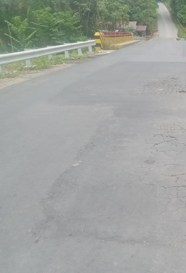 Belum Lama Dikerjakan, Proyek Jalan Senilai Rp4,6 Miliar di Kapuas Hulu Rusak