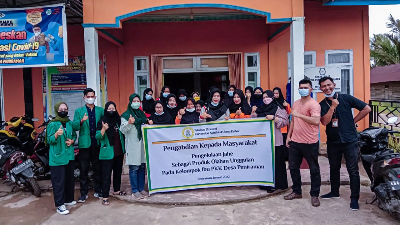 PKM UNU Kalbar Ajarkan Ibu-ibu Cara Pengelolaan Jahe Menjadi Produk Unggulan