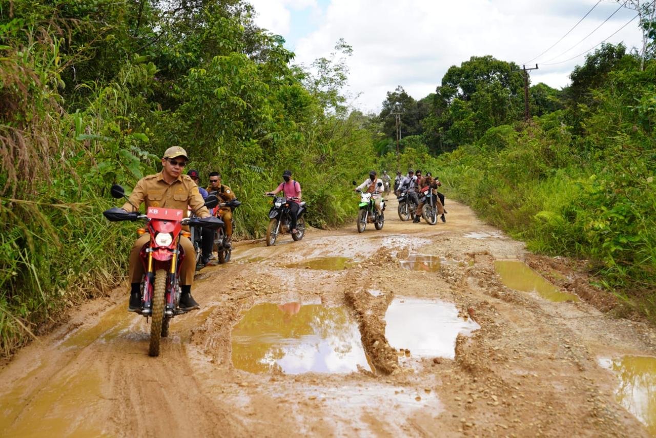 Jalan Simpang Kenerak - Menapar Segera Dibangun, Dana Rp7 Miliar Sudah Disiapkan Pemkab Kapuas Hulu