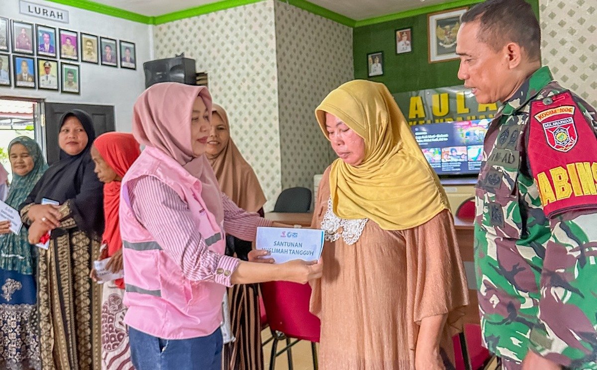 Peringati Hari Kartini, PLN Beri Santunan 30 Muslimah Tangguh di Kalimantan Selatan