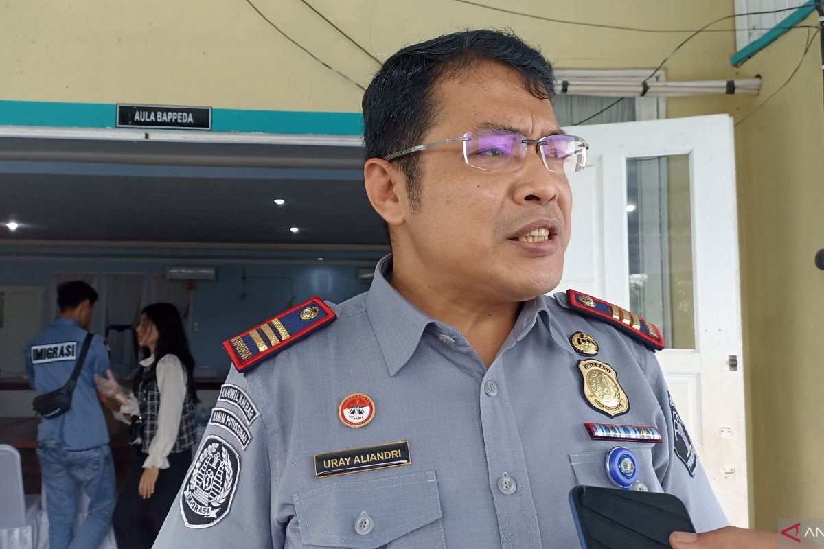 35 WNA Kantongi Izin Tinggal di Kapuas Hulu