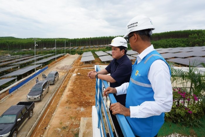 Tinjau PLTS PLN, Menteri BUMN Pastikan Peringatan HUT RI di IKN Gunakan Listrik Hijau