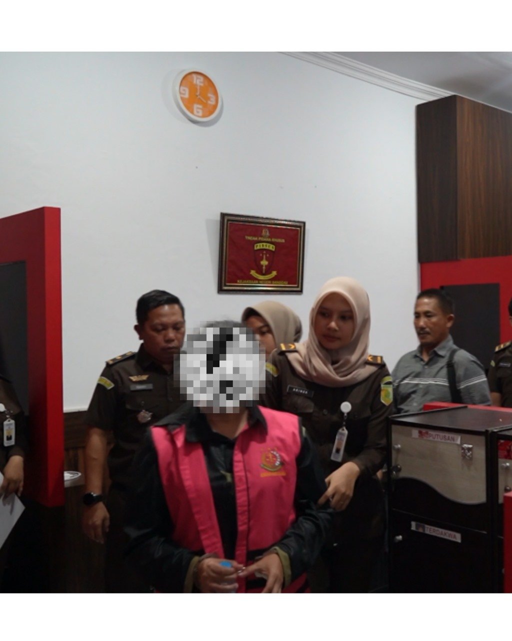 Ditetapkan Tersangka Kasus Pembayaran Tera Ulang, Kejari Sanggau Jebloskan GL ke Rutan