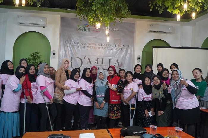 Peduli Isu Inklusivitas, Srikandi PLN UIP KLB Bentuk D’MUA Community Pertama di Kalimantan Barat