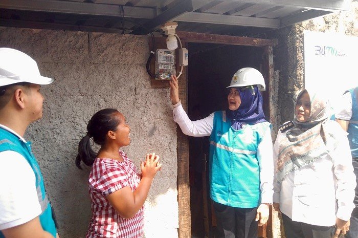 Sambut HLN ke-79, Donasi Insan PLN Terangi 3.725 Keluarga se-Indonesia