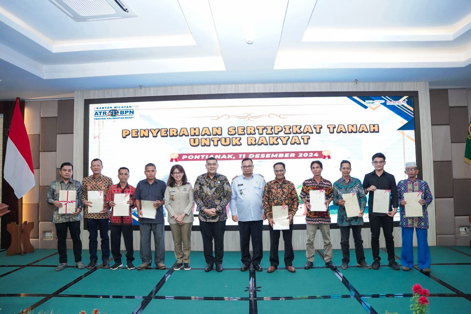 PLN UIP KLB Terima Sertifikat Tanah dari Wamen ATR/BPN