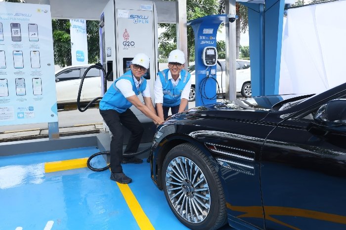 Wamen BUMN Cek Kesiapan SPKLU PLN Layani Kebutuhan Nataru