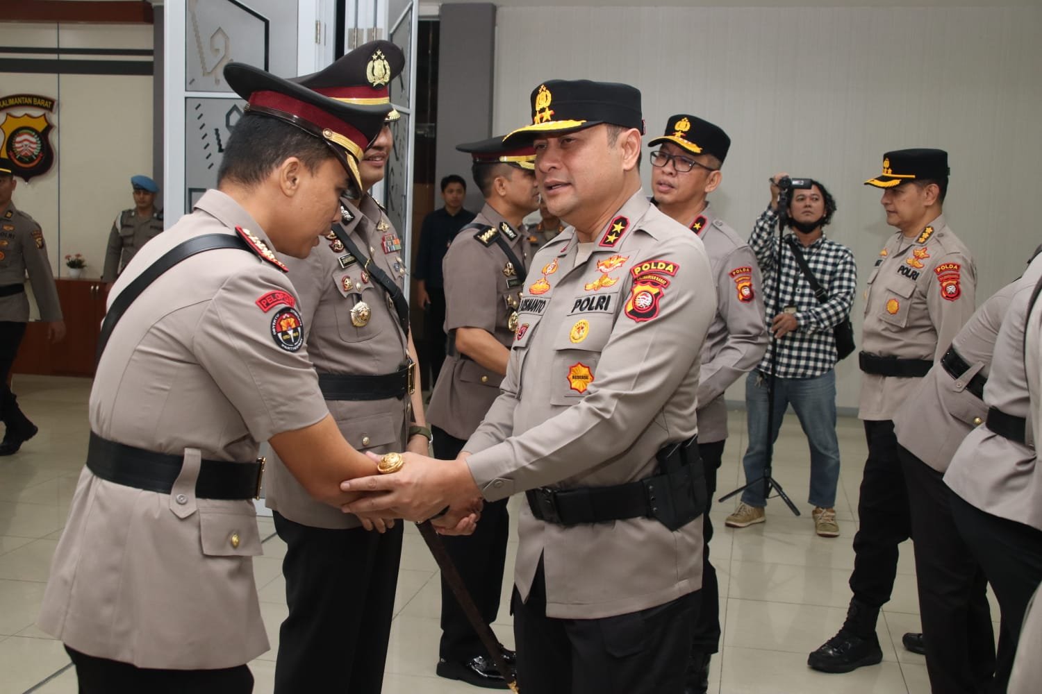 Pimpin Sertijab, Kapolda Kalbar Minta Pejabat Baru Segera Adaptasi