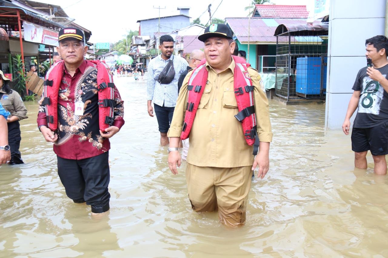 Gerak Cepat Pemprov Kalbar Bantu Masyarakat Terdampak Banjir di Wilayah Kabupaten Landak