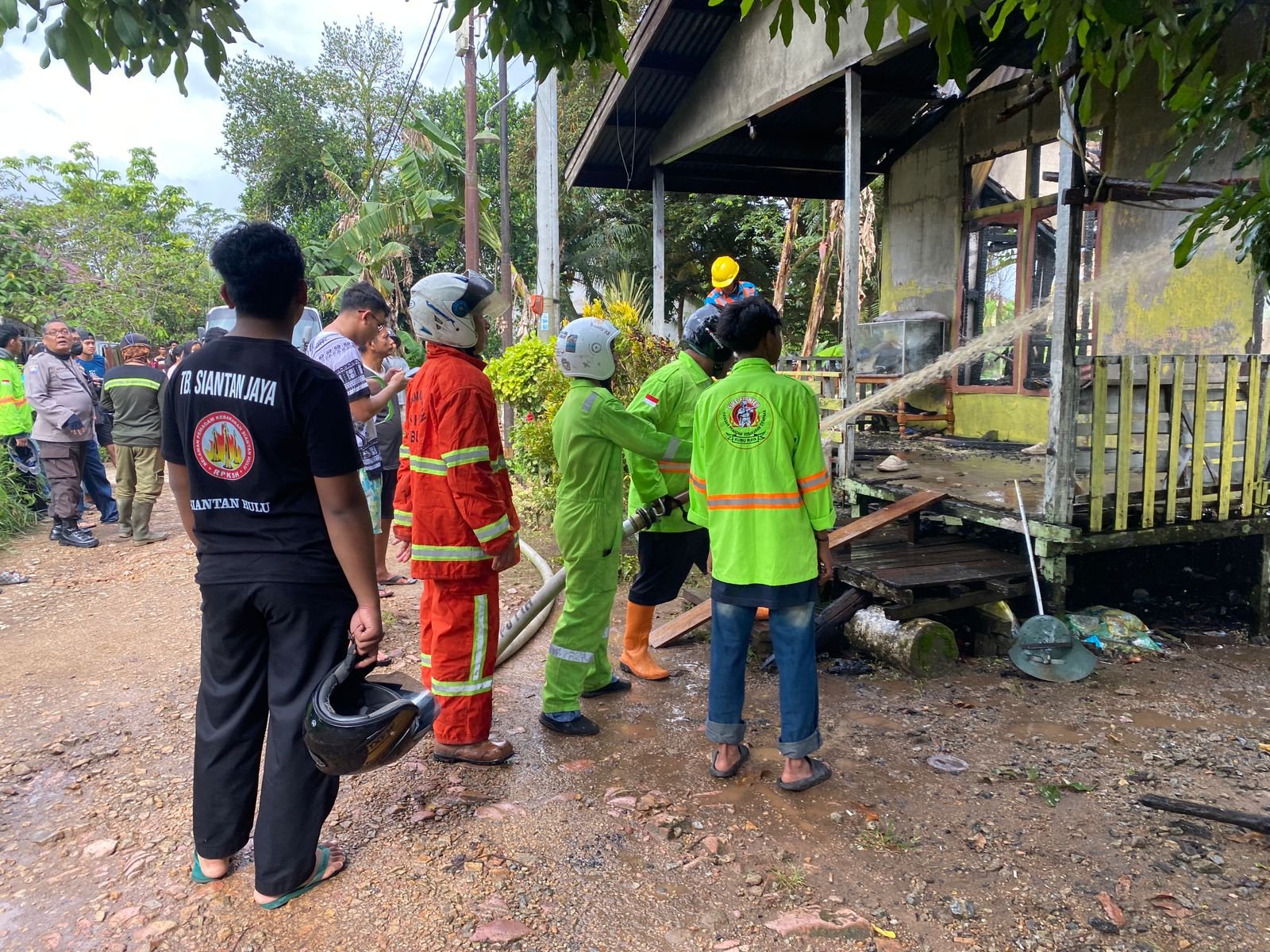 Satu Rumah Warga di Komplek Gemilang Hoki Land Terbakar