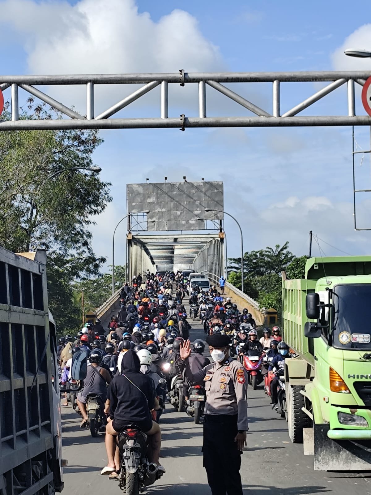 Lima Titik Jalan di Kubu Raya Macet Parah, Kendaraan Tak Layak dan Pengemudi Ceroboh Jadi Penyebab