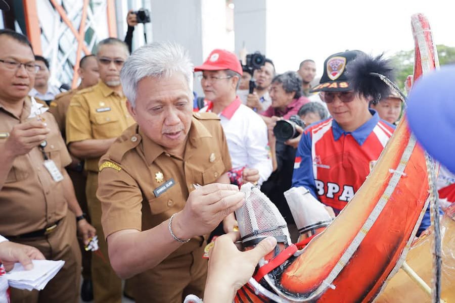 Cap Go Meh, 11 Naga Sambangi Kantor Bupati Ketapang