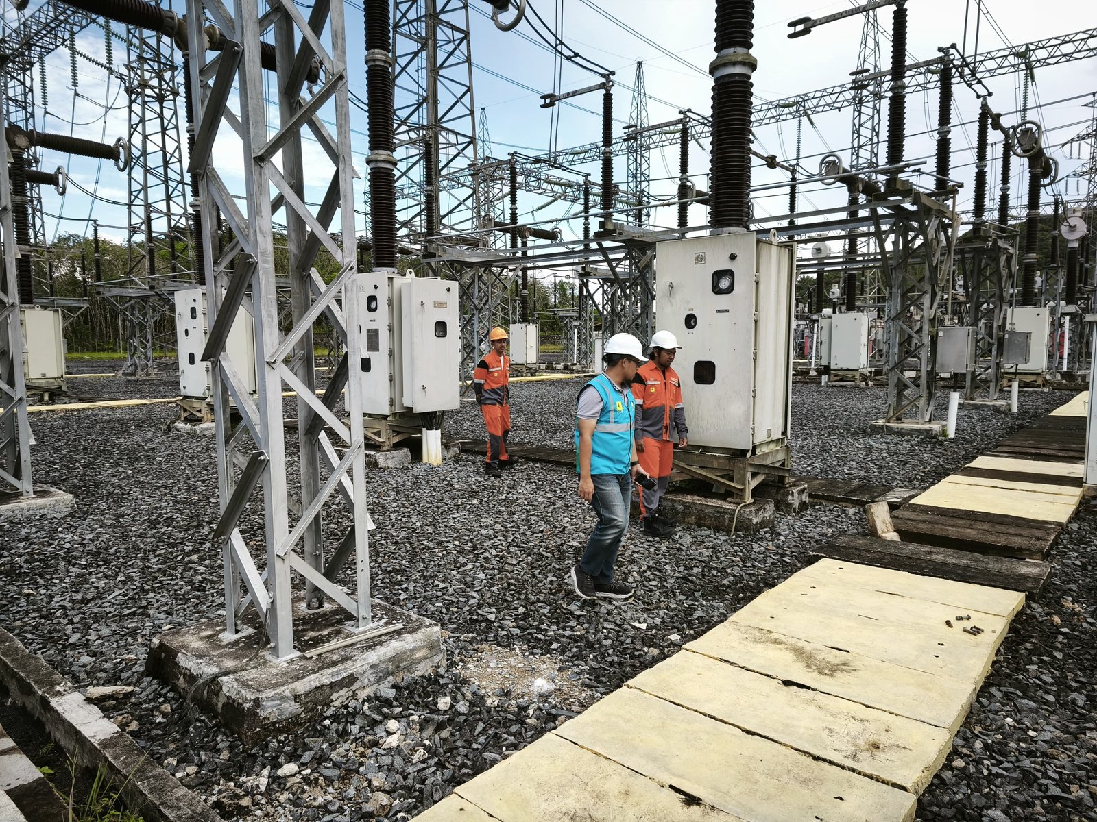 Perkuat Keandalan Listrik Lewat Agenda Inspeksi Infrastruktur Kelistrikan, PLN Pastikan Keamanan Kelistrikan Jelang Perayaan Cap Go Meh 2025