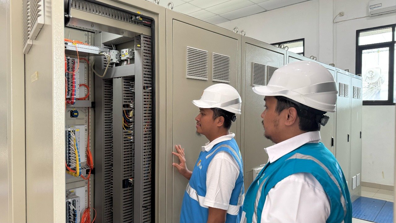 PLN Perkuat Keandalan Kelistrikan di Kalimantan Melalui Peninjauan Infrastruktur